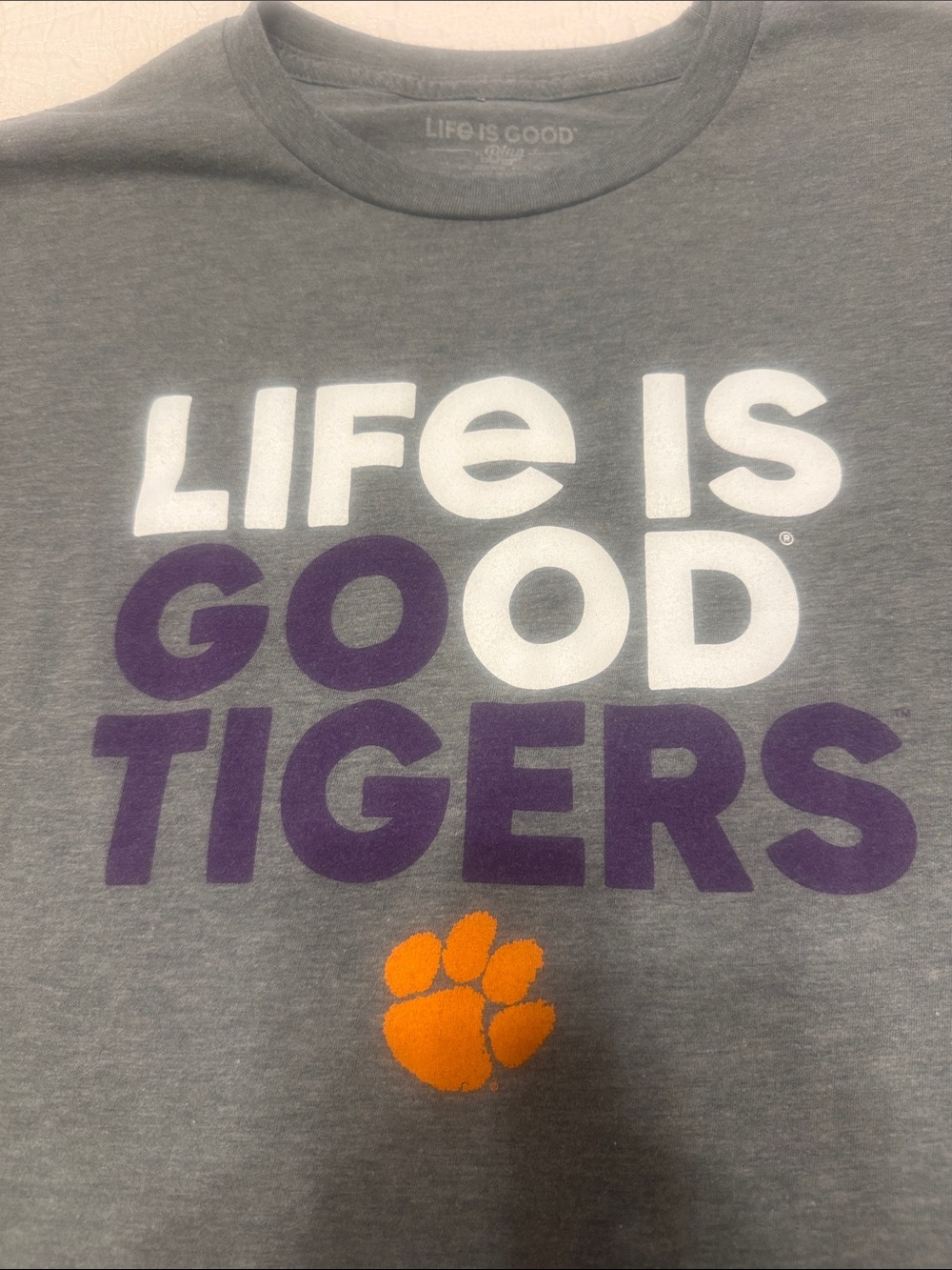 Life Is Good Gray, Clemson Tigers T-shirt - Picture 2 of 4